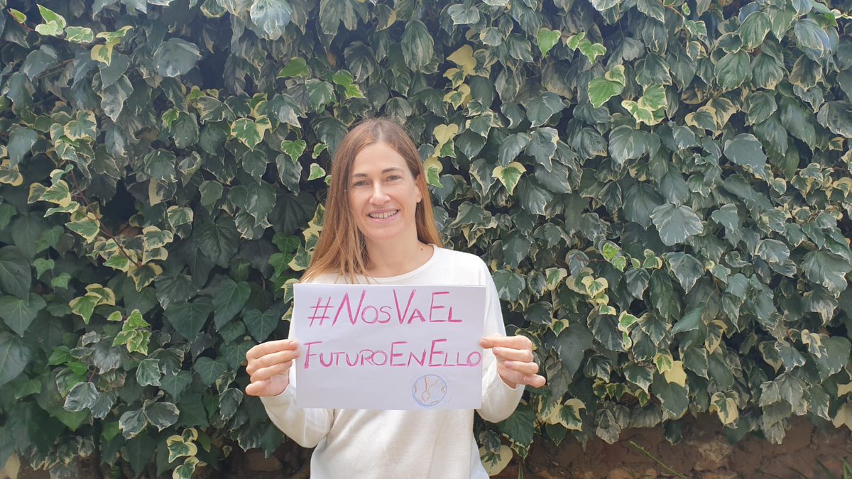 Súmate a la campaña #NosVaElFuturoEnEllo de @FuturoEnComun para que nuestro Gobierno y los líderes mundiales se comprometan firmemente por reducir las emisiones en un 55% hasta 2030. #COP26