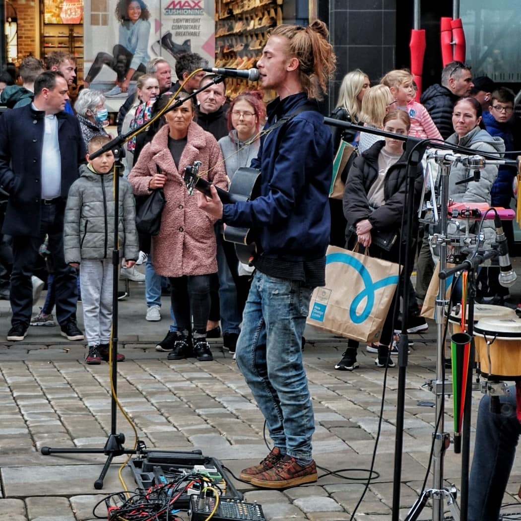 Planetphil168's tweet photo. Ruff Trade in fine fettle .. never manage to pass by these boys on Market Street without stopping to join the Reggae vibe for a while 👍
#reggae #reggaemusic #reggaeband #rufftrade #Manchester #sonya6300
#streetphotography https://t.co/vwZZKEeZaJ