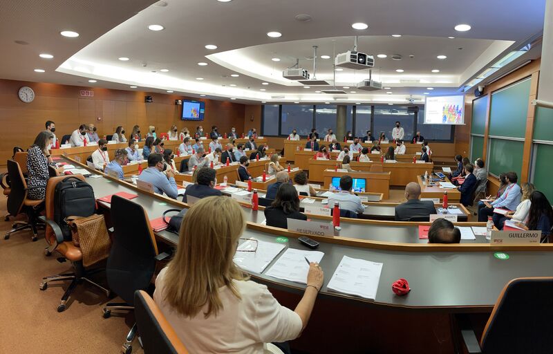 Octubre me regaló la vuelta al cole con el programa de desarrollo directivo (PDD) en <a href="/iesebschool/">IESE Business School</a>. 
👇Os cuento algunos de los primeros aprendizajes. Esto acaba de empezar pero ya presiento que va muy rápido, ¡vamos a por ello! #PDD #ExecutiveProgram 
linkedin.com/pulse/formular…