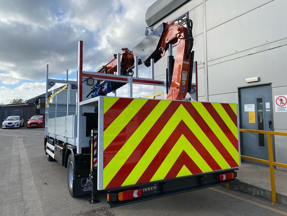 mwhullltd's tweet photo. Another Pole Erection Unit for Access Hire Nationwide (part of the Kelling Group) to add to their expanding fleet. @IVECOUK chassis supplied by Northern Commercials Ltd. Thank you to #AccessHire #KellingGroup & #NorthernCommercials for the business. #MartinWilliamsHull https://t.co/Tg4PvkBcZC