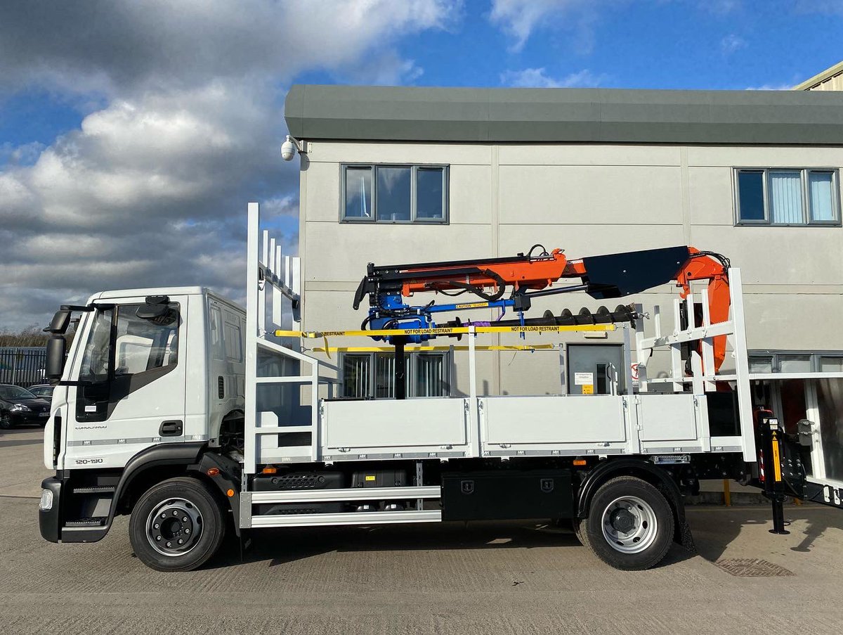 mwhullltd's tweet photo. Another Pole Erection Unit for Access Hire Nationwide (part of the Kelling Group) to add to their expanding fleet. @IVECOUK chassis supplied by Northern Commercials Ltd. Thank you to #AccessHire #KellingGroup & #NorthernCommercials for the business. #MartinWilliamsHull https://t.co/Tg4PvkBcZC