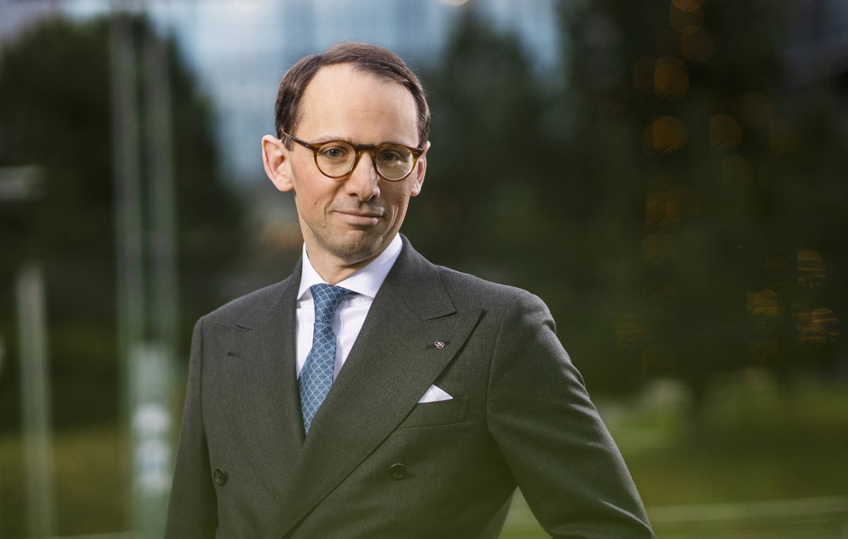 HHJ_fi's tweet photo. "Hyvän hallitustyön perusta on luottamuksessa". Lue Alexander Bargumin neuvot sujuvaan hallitusyhteistyöhön: 
https://t.co/gH6uoEAhlG. @Perheyritys #hhj #hallitustyö https://t.co/iwNeI8g5HM
