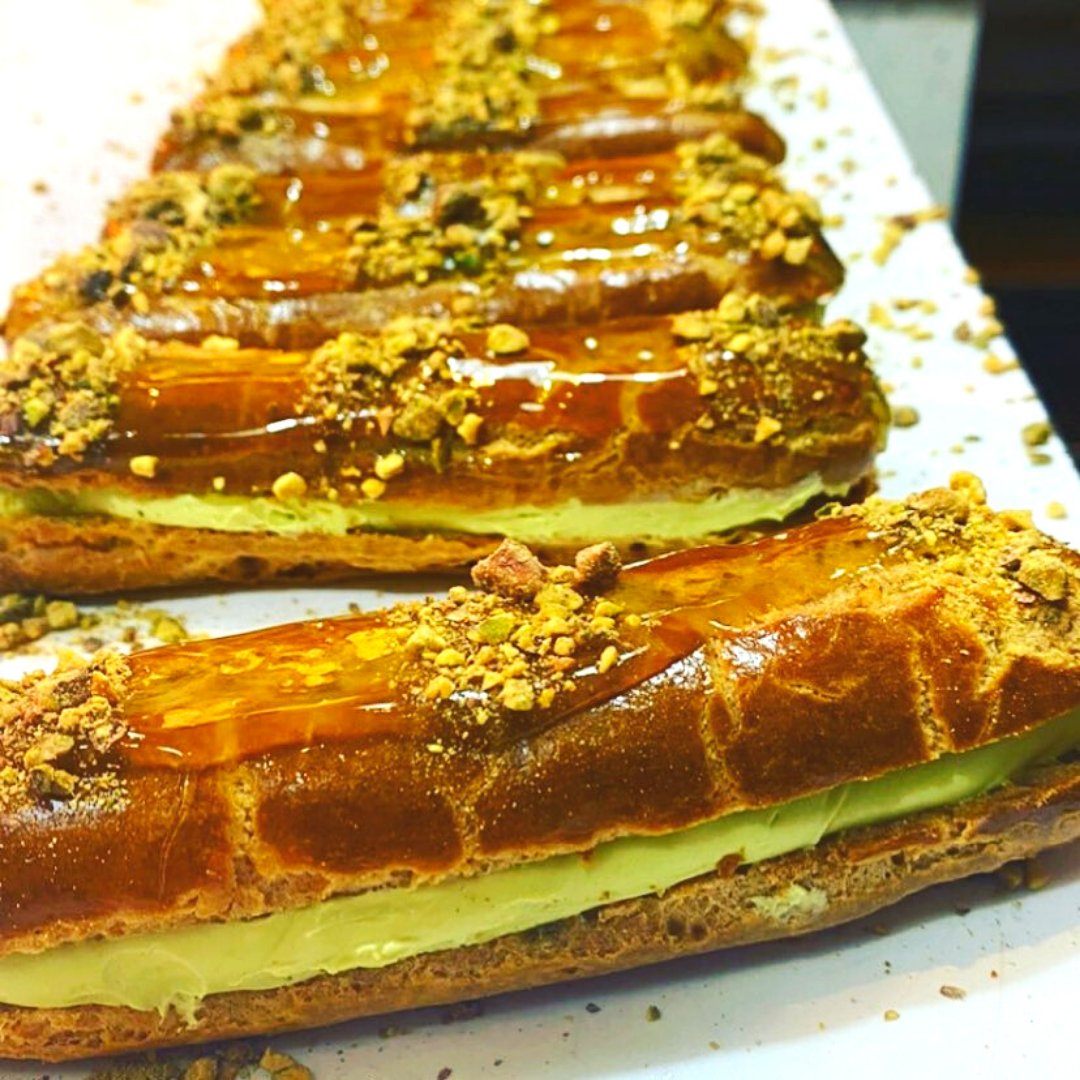 burdi_app's tweet photo. Fresh pasties and the yummiest of cakes 🥐🍰😋

@patisserie_latelier has a whole host of eye catching 👀 treats that will make you think twice about what walking past and not having a cheeky look ! 😉  

#ShopSmall #SupportLocal #EatCake  #Brixton https://t.co/MUgBQgKIZP