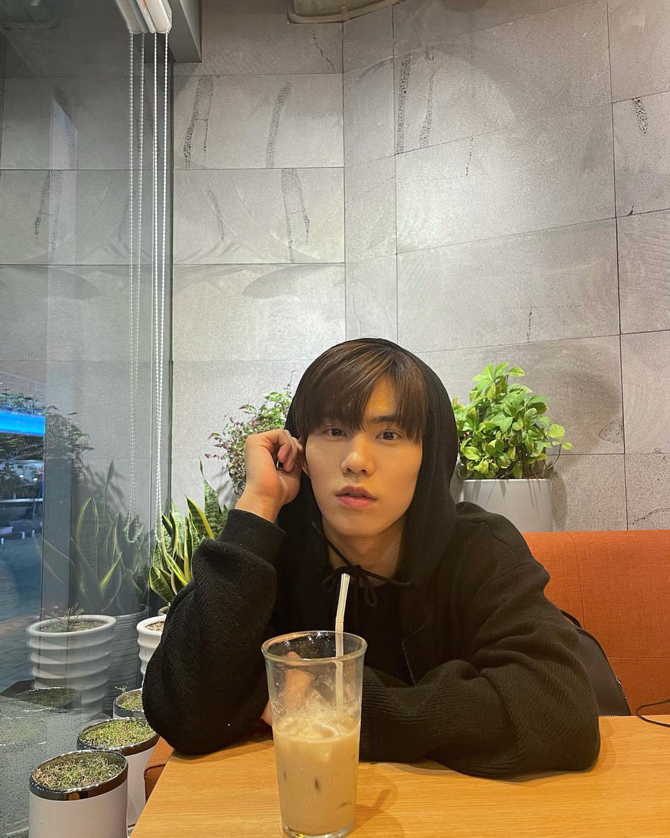 ًROCKY tweet media