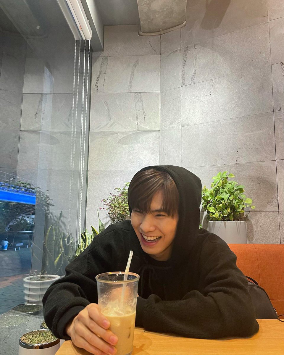 ًROCKY tweet media