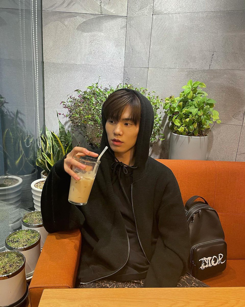 ًROCKY tweet media