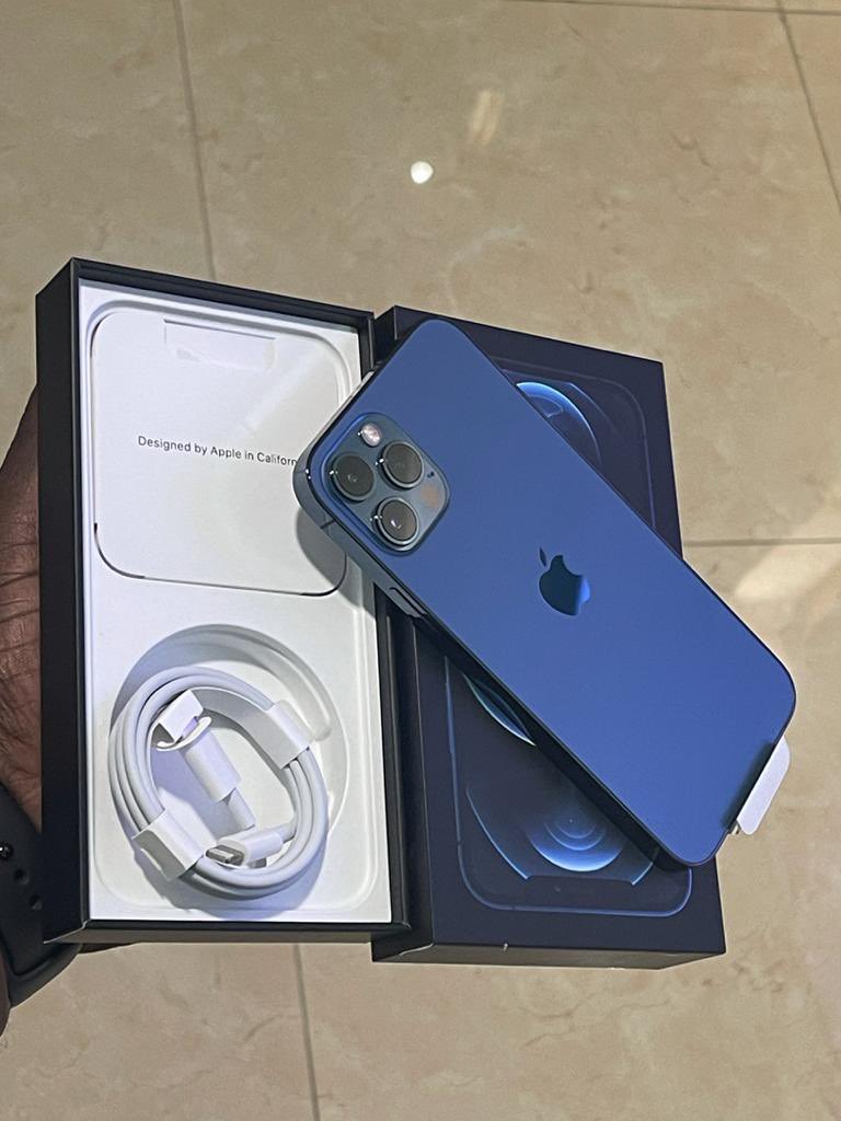 EBOGAD3's tweet photo. Cool prices just dm me for your apple iPhone and any products… 0249210336… Swapping is allowed…!NO HIDDEN FAULTS https://t.co/vaNEwW4MlR