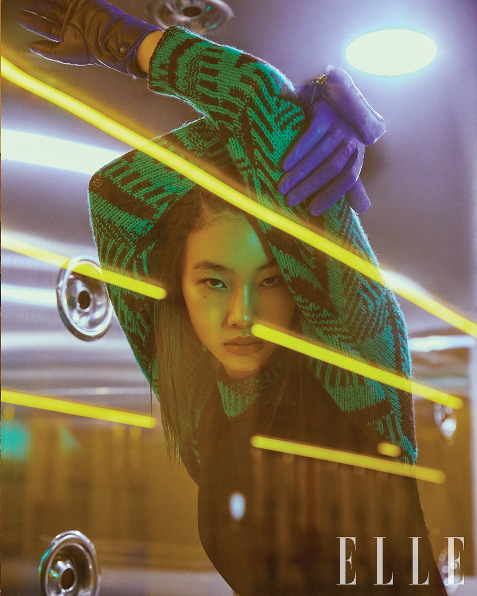 Prada's tweet photo. On @ELLE_KOREA, #HoyeonJung wears #PradaFW21 photographed by #SunhyeShin.
Fashion Editor: Mikang Kim

#PradaEditorials #PradaFW21 https://t.co/VPSXOlrNrN