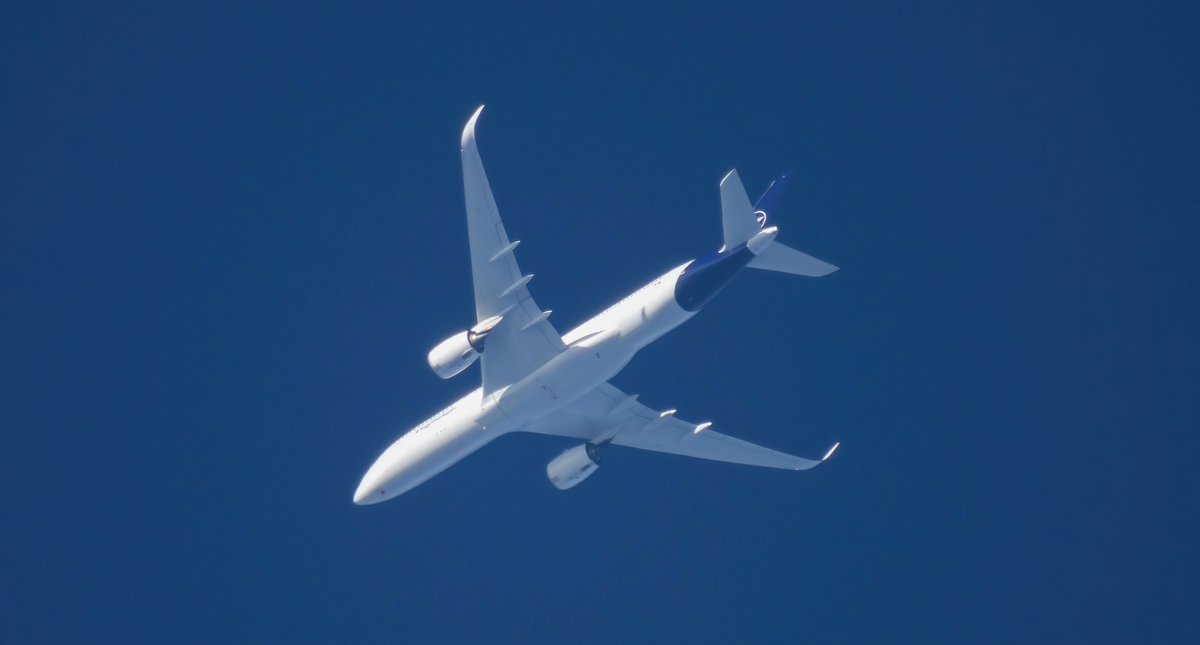 Andy007_SR_A's tweet photo. π©πͺD-AIXP / #DLH470
@lufthansa
#Airbus A350-941
Route: @Airport_FRA > @TorontoPearson
ποΈ: 31-10-2021 π
βοΈ: FL380
πΈ: #Nikon P1000 https://t.co/BDkSDDURxy