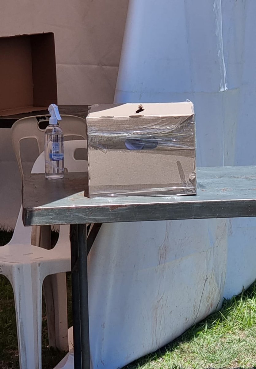 russellglover's tweet photo. In our Ward 48 in City of Tshwane our ballot box is the below picture. In the background the voting table can be seen with the lid of a cardboard box seperating voters. Is this normal? This is the first time I've seen this in all the years we've been voting. https://t.co/1Y0Qbmi0uH