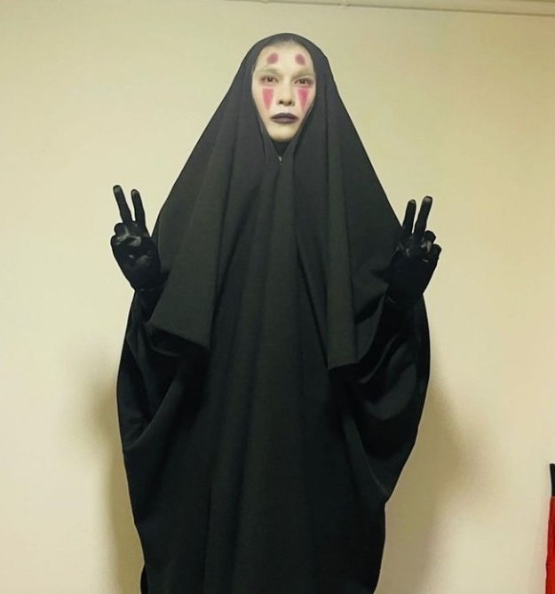 DanFeminism's tweet photo. ¿Superar a Mew disfrazado de Kaonashi? 

JAMÁS 🤣🤣🤣

#มevvฮาlloween #MewSuppasit https://t.co/P0DwNvhVbD