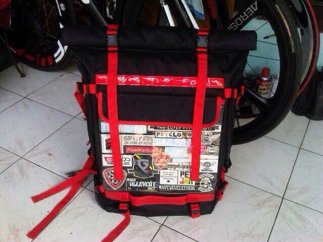 primafixed's tweet photo. Dijual Rolltop custom 40L cordura + sticker pad + pouch | kondisi baru | Tebet : 089635552817 | @fix_fixed @trackcyclery @Indotrack https://t.co/R2UgyvMrXK
