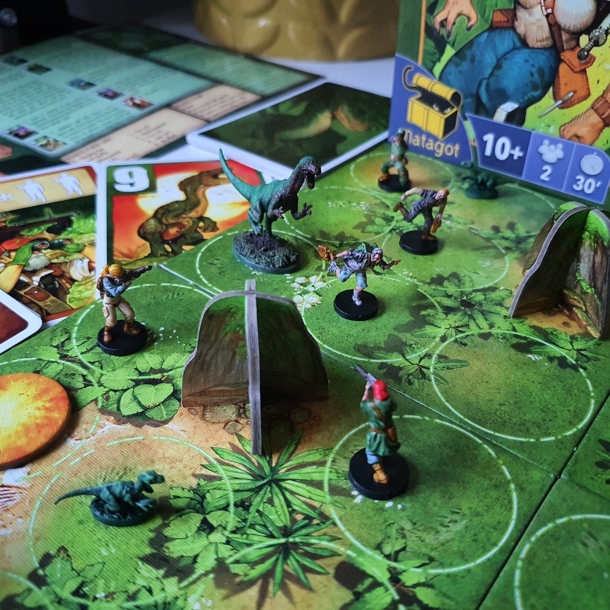 RAPTOR: Paint the Jungle Red
🌴🏃‍♀️🏃‍♂️🦖🌴
There is a sense of satisfaction that comes from finishing a painting project, especially when it let's me live out my Jurassic Park fever dream...
🌴🏃‍♀️🏃‍♂️🦖🌴
#Boardgame #Raptor #Painting