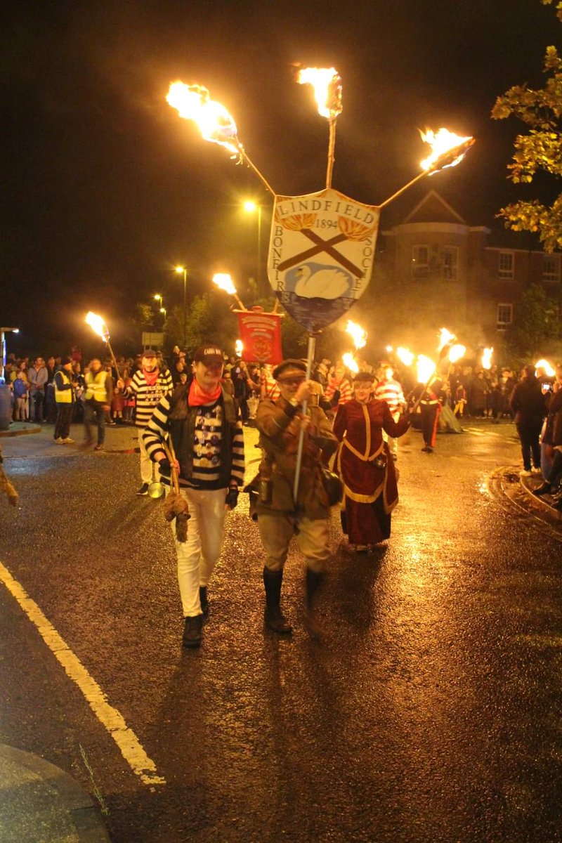 Sussex_Bonfire's tweet photo. A few photos from Littlehampton bonfire on Saturday night. Another big bonfire to warm up around on a chilly & windy night #sussexbonfire #littlehamptonbonfire #bonfireisback #bonfire #Littlehampton #Sussex #procession #westsussex https://t.co/BDzo2S2Ps8