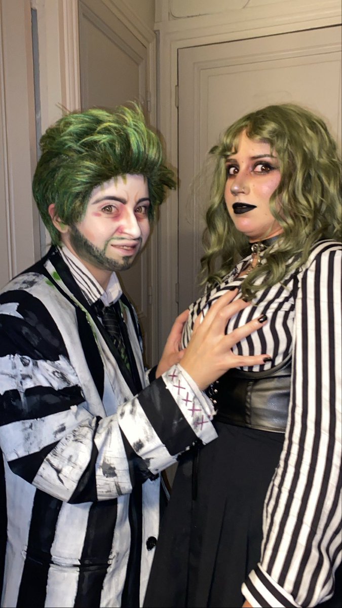 Ninastasia_'s tweet photo. @NetflixFR Beetlejuice et … Beetlejuice (faudrait pas prendre le risque de le dire une troisième fois 🤫) 
@anarchiconic https://t.co/OaMeyAbaWg