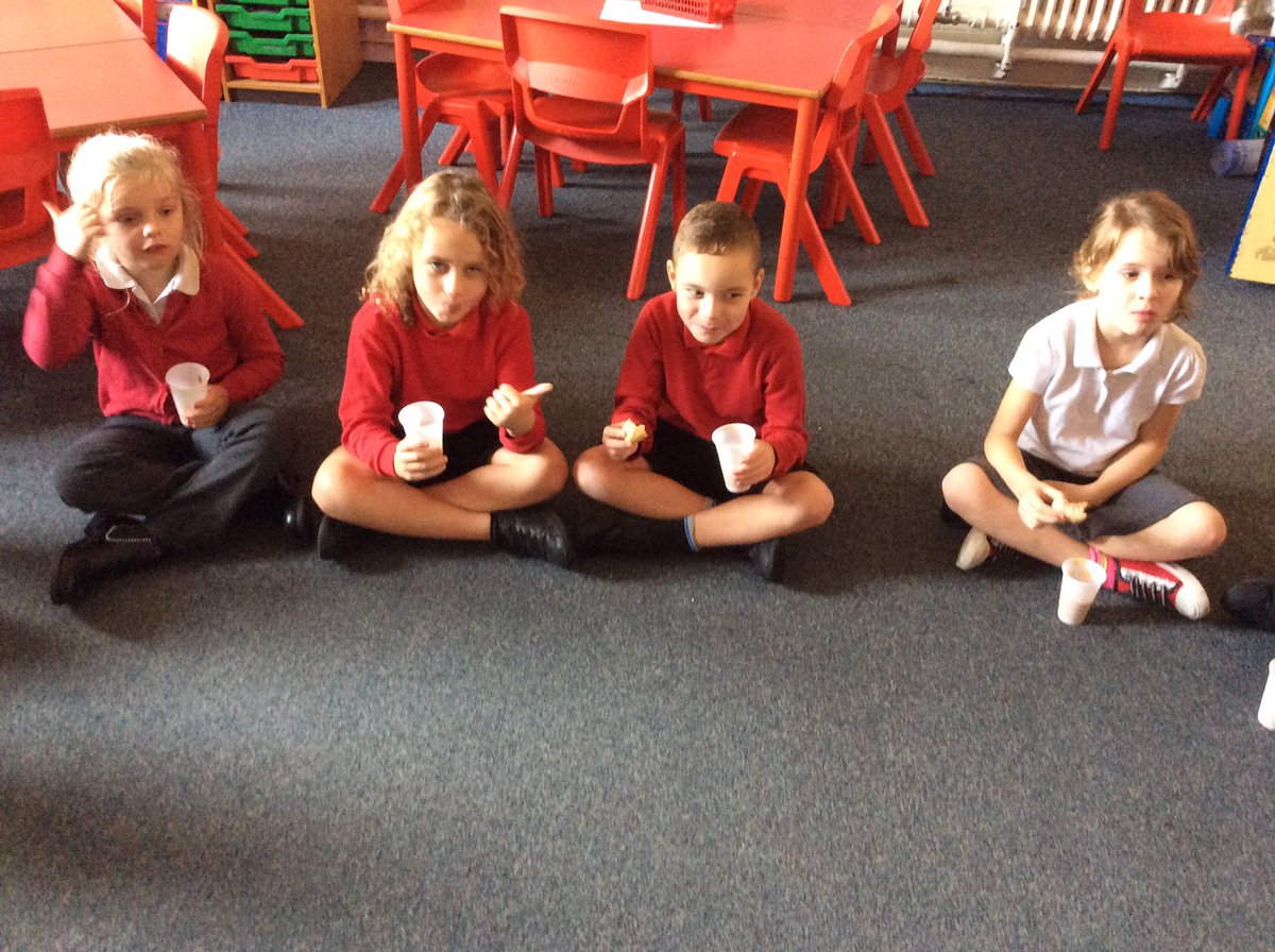 EddonMrs's tweet photo. Our hook into our new book has been magical this morning. Homemade pumpkin soup by the lovely @_Mrs_Starr_ and a trip to the woods to explore the setting! We canโt wait to read โPumpkin Soupโ by @HelenCooperbook ๐๐ฟ๐๐ฆ#justimagine #takeonebook #HRreading @HaxbyRoad https://t.co/FHyOzSIjWo