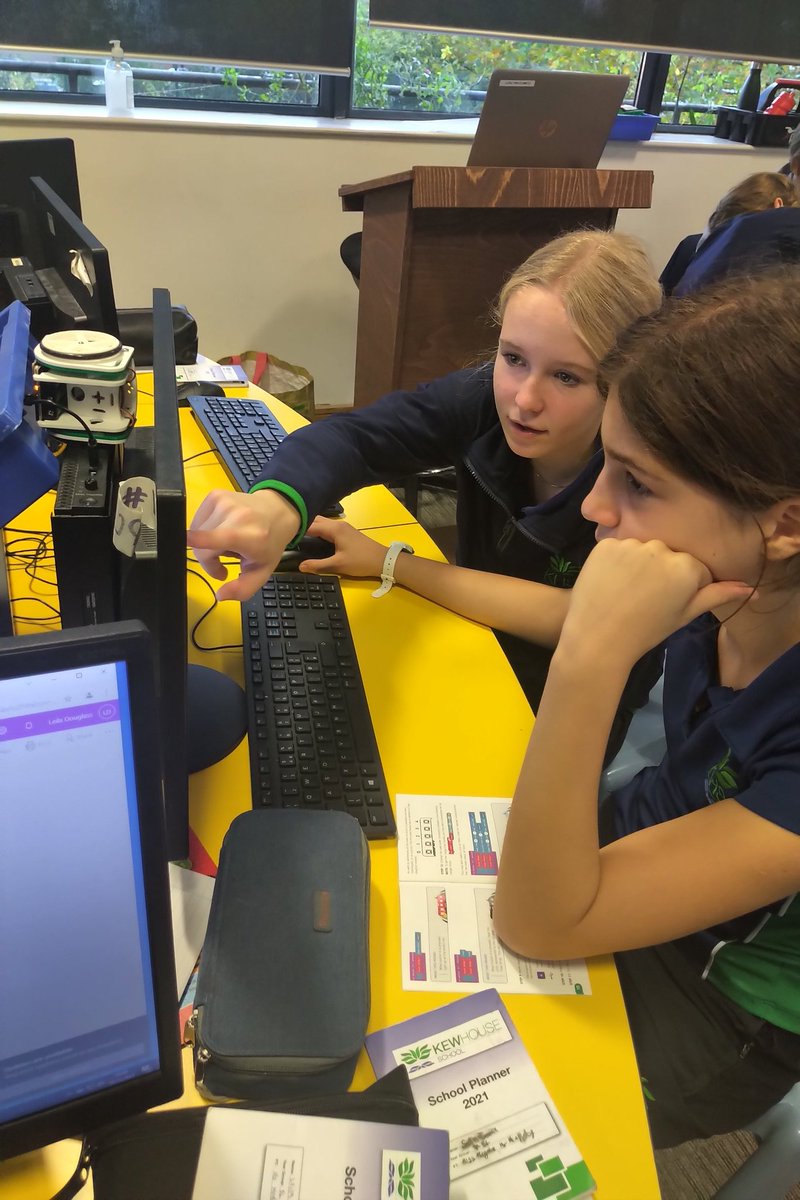 KewHouseICT's tweet photo. #coding #kewhouse #inspiring future coders. https://t.co/eUskXCOfvZ