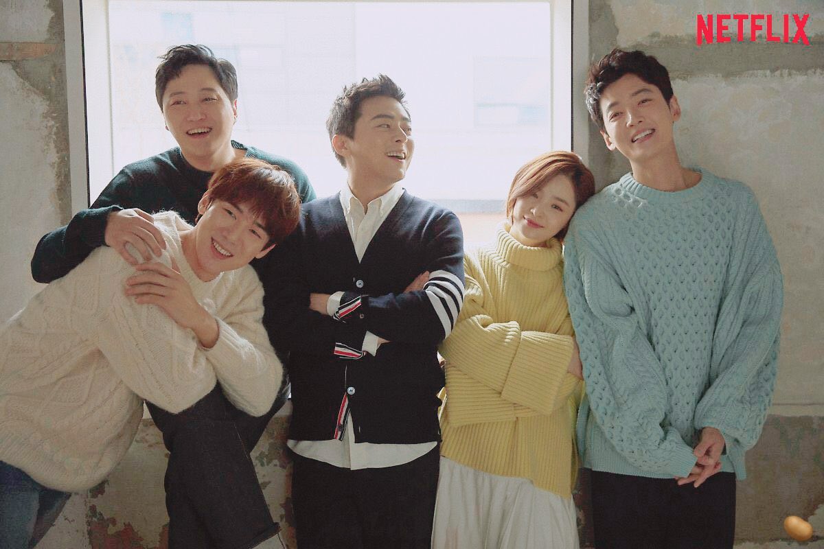 넷플릭스 화보 왜 이제 본거죠...
화보 또 안찍어주나요..??? 😭😭😭