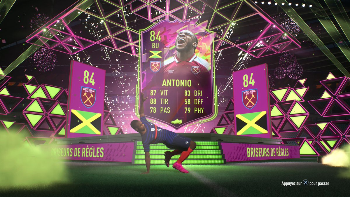 Roberto__AR's tweet photo. Bienvenue au club #PS5Share, #FIFA22 https://t.co/nEBf2Hsegl