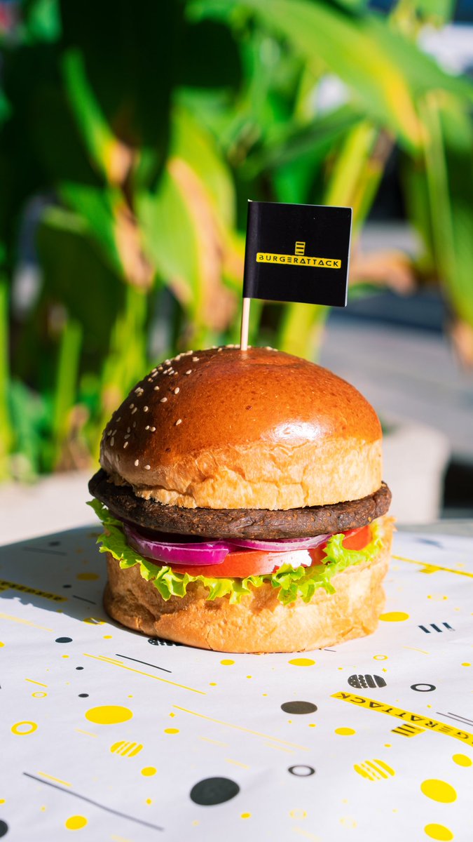 Gezegenin en parlak yıldızı Vega, Vegan dostlarımızı selamlıyor✨🥬🥬

#VeganBurger #Vegan