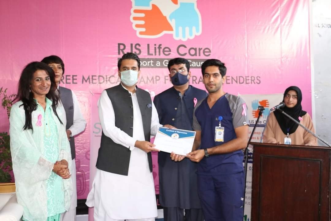 Rjslifecare's tweet photo. Transgenders medical camp @Rjslifecare at Bari Imam Islamabad graced by Chief Guest Honorable Mr.@hamzashafqaat @dcislamabad &amp; distributed giveaways in the participants. Served more than 350 people with Free Laser treatment, Medicine &amp; Diagnostic Tests    
#equityfortransgenders https://t.co/j8KSy3FWbU
