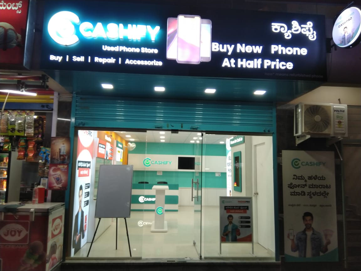 Cashify_'s tweet image. 75+ stores and counting!🥳🥳
Delighted to present 7 all-new Cashify Stores all over India, inaugurated today!
Walk today for quality mobile solutions. 
Here are some snaps straight from the stores. 1/2