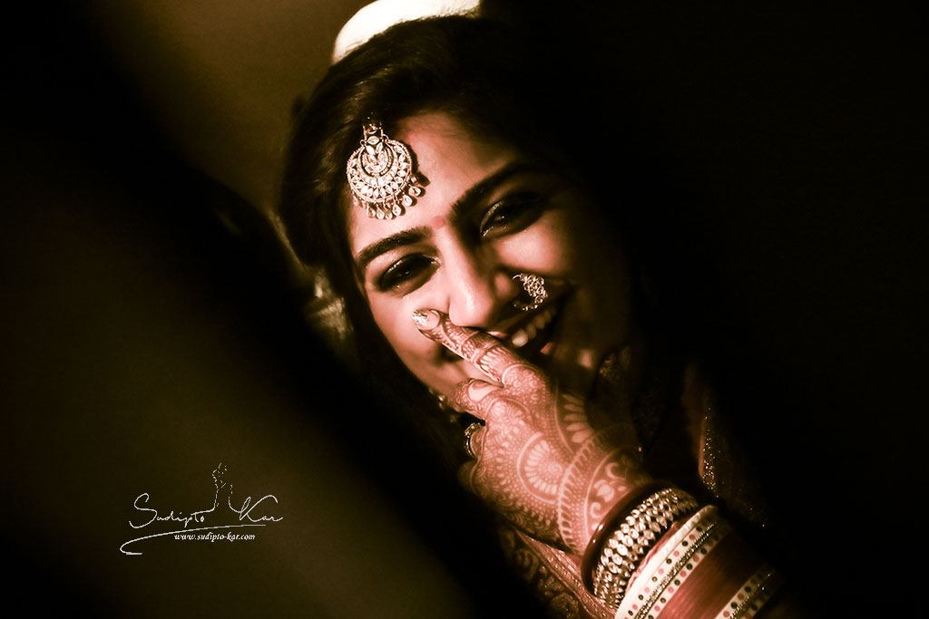 SudiptoKar18's tweet photo. HOW TO LOOK THE MOST BEAUTIFUL BRIDE IN YOUR #WEDDING #ALBUM?
As a bride, you should also know how to look super stunning in your #wedding #Photos
Visit : https://t.co/6AwUuVLfBZ
#weddingphotography #weddingphotographer #bridephoto https://t.co/hrIbzRNW3Y