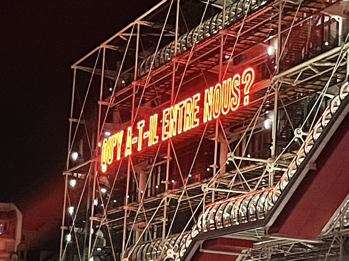 Centre Pompidou: Qu’y a-t-il entre nous - wat hebben we met elkaar? Dát is de vraag. #kunst #centrepompidou #beaubourg #Paris