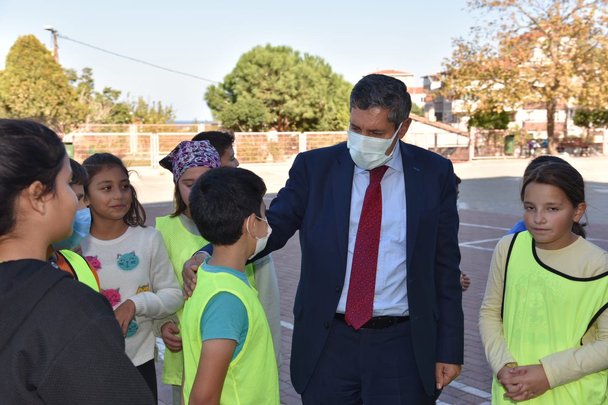 SaraylarM's tweet photo. Sayın İl Milli Eğitim Müdürümüze ziyaretleri için şükranlarımızı sunarız. https://t.co/aYHTyLKiFc