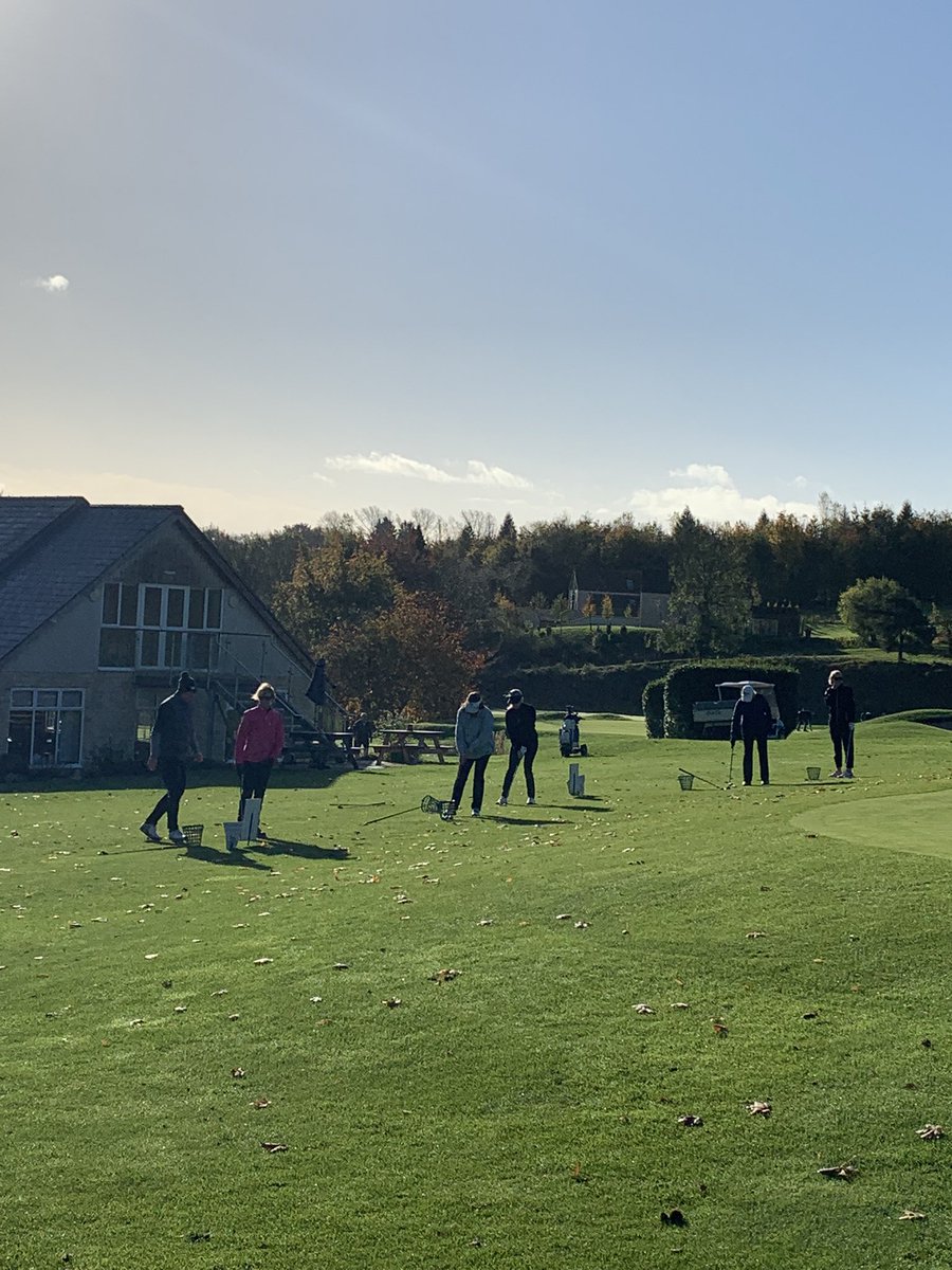 CirenGCProShop's tweet photo. A crisp morning @CirencesterGolf for ladies group coaching. @leftlipgolfer dressed accordingly in all his winter @UnderArmour apparel !! All available @CirenGCProShop https://t.co/344pKOM6Si