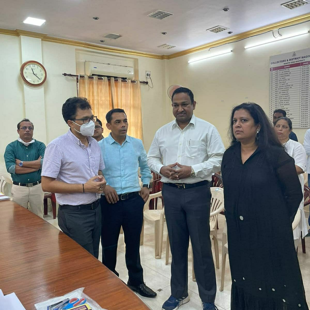 SmtJMOfficial's tweet photo. The #DepartmentOfRevenue in partnership with the #DepartmentOfPost is launching a service that will serve notices to interested parties in partition matters - a huge step forward in making this  task easy for the public with the convenience of the e-Revenue portal. (1/2) https://t.co/JSiUX68fNj