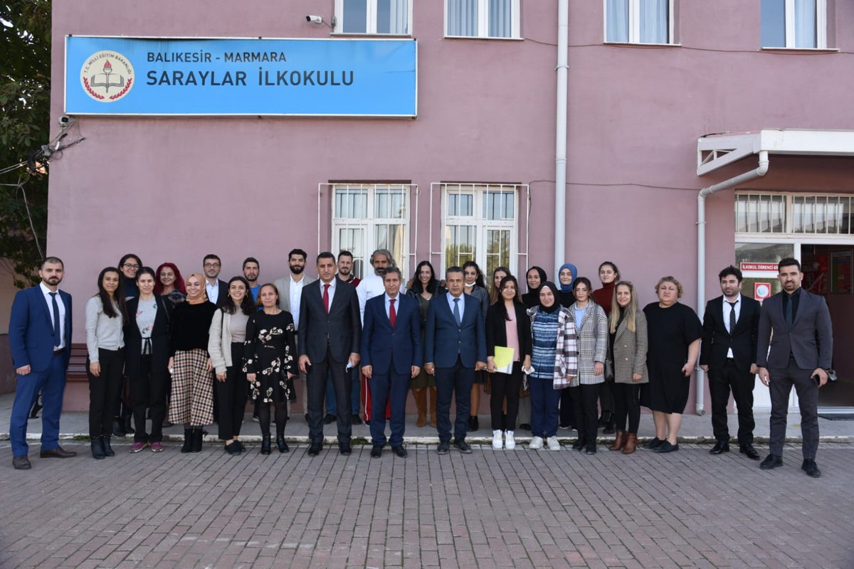 SaraylarM's tweet photo. İl Milli Eğitim Müdürümüz Sayın Ali Tatlı okulumuzu ziyaret ederek 2021-2022 eğitim-öğretim yılı faaliyetlerini yerinde inceledi. Öğretmenlerimiz ile görüşerek dilek ve önerilerini dinledi. 

@MarmaraMem 
@TC_Marmara 
@tatliali12 
@balikesirmem https://t.co/b4kSzee2Xm