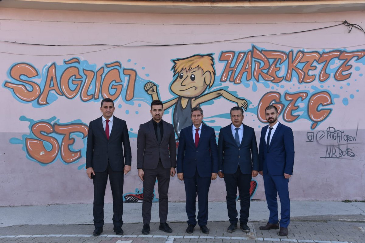 SaraylarM's tweet photo. İl Milli Eğitim Müdürümüz Sayın Ali Tatlı okulumuzu ziyaret ederek 2021-2022 eğitim-öğretim yılı faaliyetlerini yerinde inceledi. Öğretmenlerimiz ile görüşerek dilek ve önerilerini dinledi. 

@MarmaraMem 
@TC_Marmara 
@tatliali12 
@balikesirmem https://t.co/b4kSzee2Xm