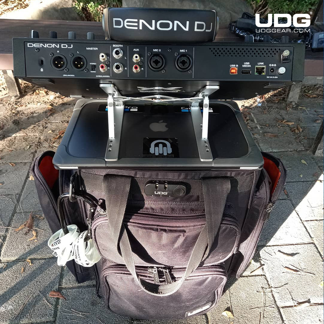 udggearcom's tweet photo. UDG Ultimate Producer Bag Large by @9pmseoul

#UDG #UDGGEAR #Deejay #Producer #DJLIFE #UDGonTheRoad #DJonTour #UDGreGram #Denon #GoPro #denonprimego #9pmseoul #seoul #nightmusic #lockdown #korea #ilovekorea #sightsandsounds #nightphotography #TheRandomRaveradio #9pmseoul #seoul https://t.co/bwn4soQAWv