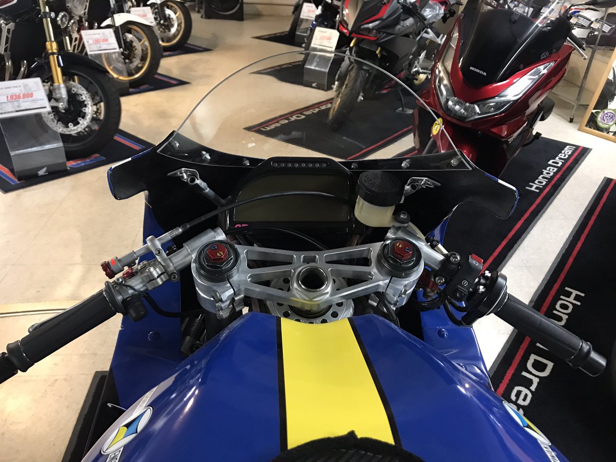 999345217's tweet photo. いつも大変大変お世話になっておりますモリワキエンジニアリングさんからすんごい展示車両やってきました！
MD600！！！
各部の作り込みが本当に凄い‥
触れたり跨ったりは出来ませんが現在展示中です！！！ https://t.co/Wri3xwLwWz