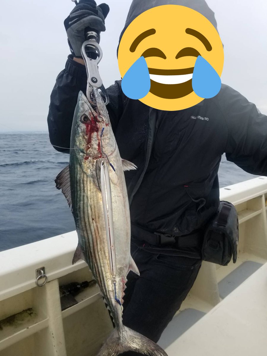 pal_jackfish's tweet photo. 昨日２回目のオフショアへ行ってきました！
そしてなんとハガツオが釣れました！
最高で忘れられない1匹になりました！
 #オフショアジギング
 #オシアジガーFカスタム1501HG
 #ブリードゴラッソロング300g https://t.co/4wb45kiPRo