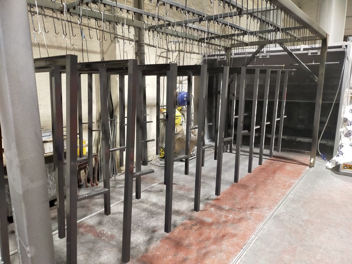 ltd_roo's tweet photo. Some customer parts going through our in house #powdercoating unit. 𝗗𝗶𝗱 𝘆𝗼𝘂 𝗸𝗻𝗼𝘄 our two ovens can process items up to 5 metres long 💪
We also offer a range of #pretreatments, including, #shotblasting, #phosphating and #acidetch 👌
@MadeinBritainGB
#rooengineering https://t.co/WLEqFupj7N