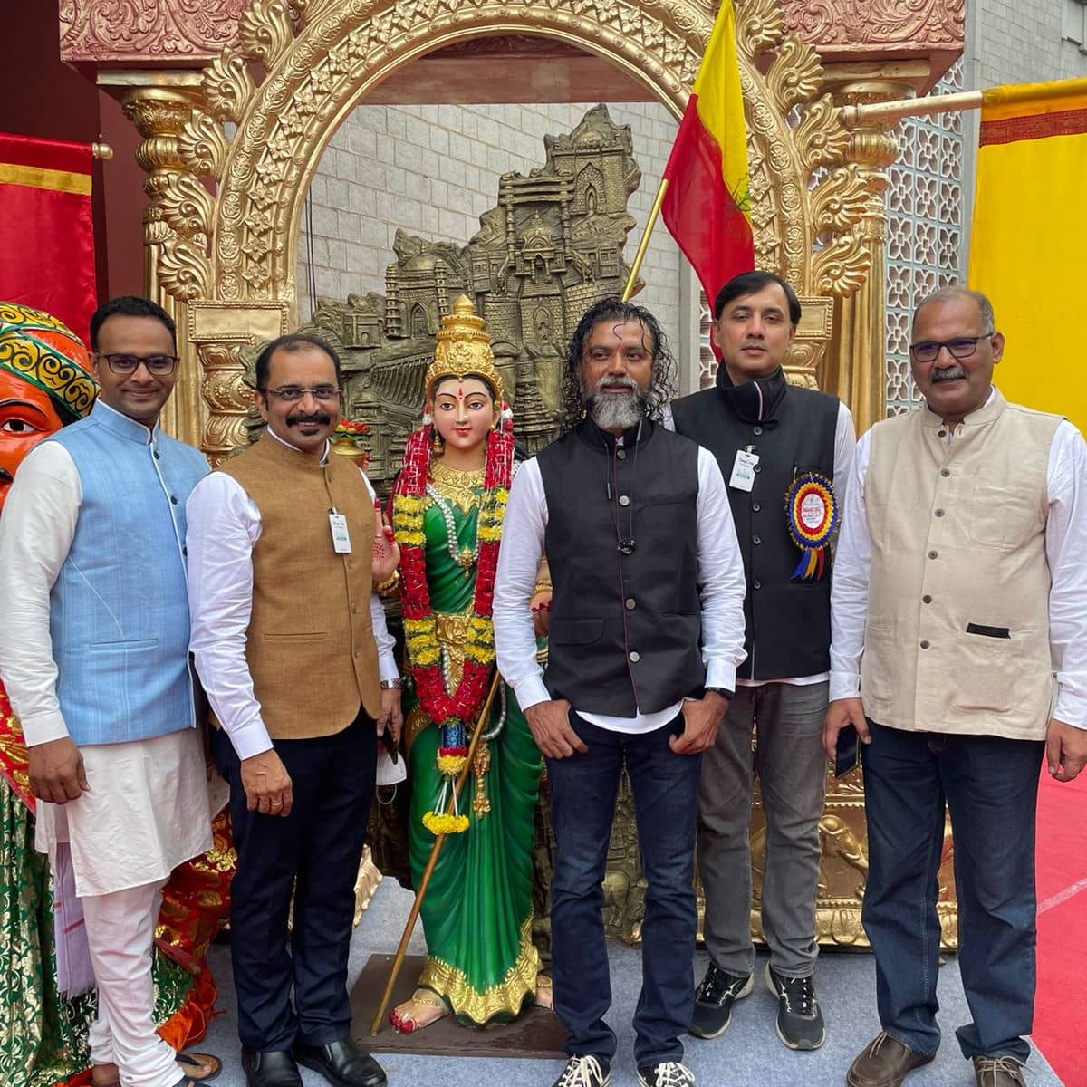 Projectstepone's tweet photo. Team StepOne all set to receive the prestigious Award!!
With all your support and blessings - we are here!!
@tsrprasad @vidyashankarav @arunpatre
#StepOne #ProjectStepOne
#KarnatakaRajyotsavaAward #KarnatakaRajyotsavaAward2021 https://t.co/1EjXP5rUWL