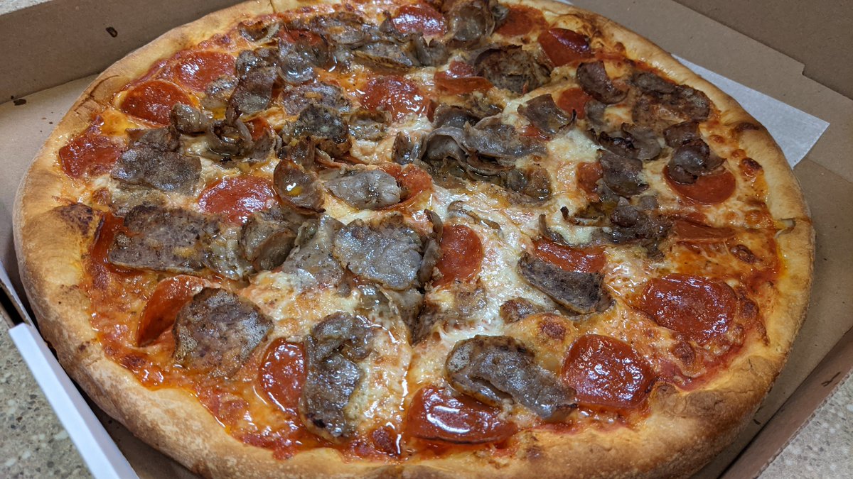 PastaNJ's tweet photo. Homemade Italian Sausage #Pizza #PastaNJ https://t.co/uq8Khlhmyn
