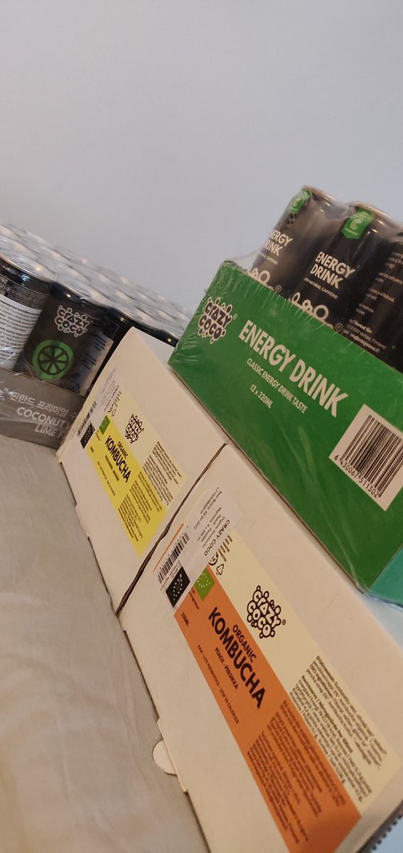 Kiitos <a href="/crazycocogaming/">Crazy Coco Gaming</a>  jääkaapin täydennyksestä! Illalla nähdään miten kombucha ja dessu naukuu! :p

#boostyourcrazyenergy