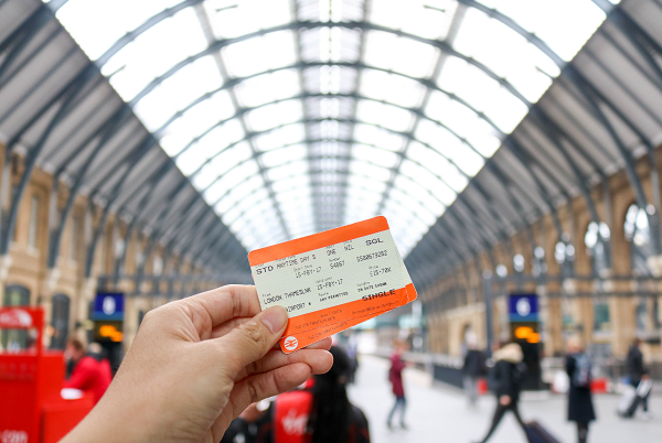 We looked at a selection of our popular routes and worked out how many days you would need to use an annual season ticket to save money compared to buying the equivalent Anytime Return or Anytime Day Return 💺 💷

Article below👇
buff.ly/3EAoqrz

#Commuting #Rail #Saving