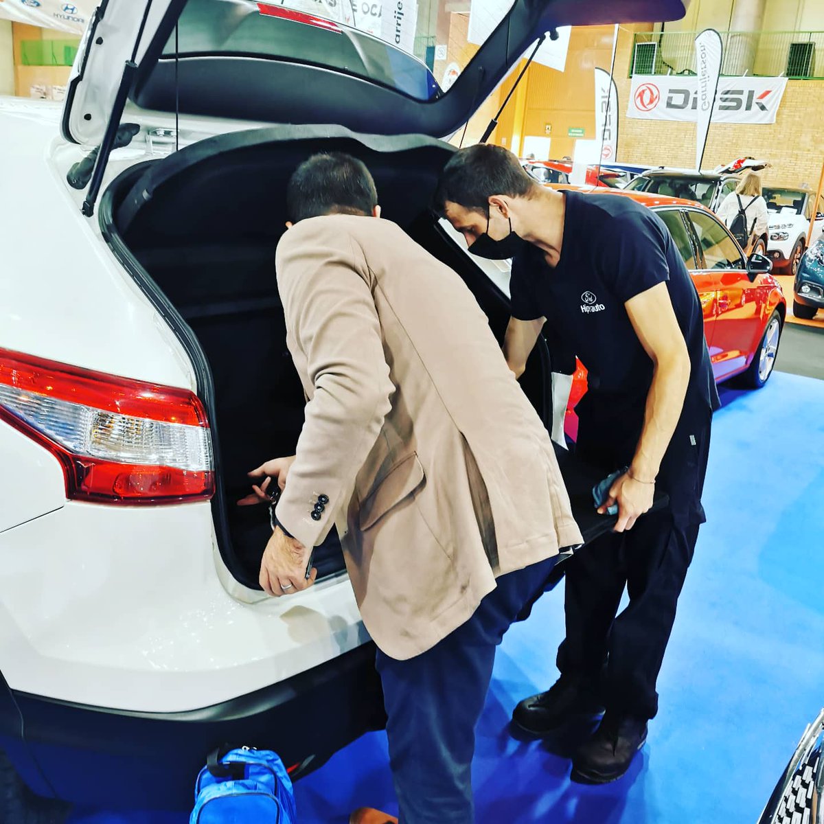 hiperautocoria's tweet photo. ¡Vamos a por el último día del #SalonMotor2021! 😉💪

¡Aún estás a tiempo de encontrar el coche de tus sueños! ¡Te esperamos! 🚗🚙

#Hiperauto #Coria #Pilas #Sevilla #Coches #Automoción #AutoOcasión #Motor #Seminuevos #kilometrocero https://t.co/yAC6MJk3IN