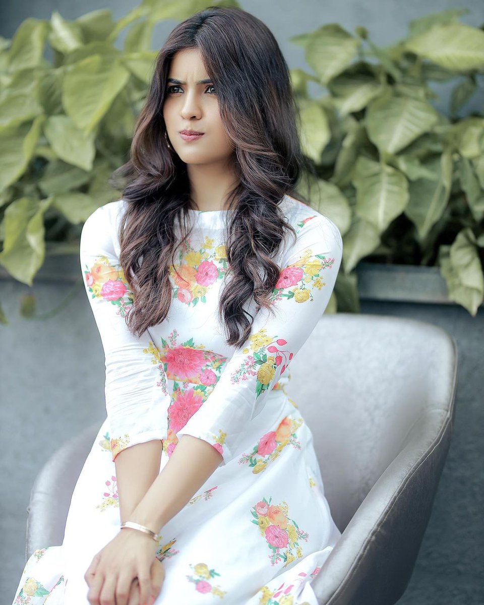 cineulagam's tweet photo. Amritha Aiyer 😍

@Actor_Amritha 

#AmrithaAiyer #ActressAmrithaAiyer #Cineulagam https://t.co/UiRjuexvds