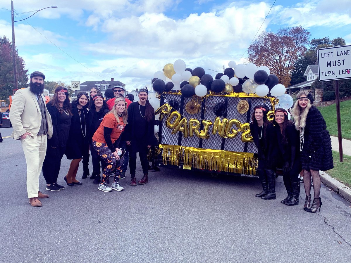 BASDFtHill's tweet photo. FHE and Clearview Elementary represented the Roaring 20's in the Bethlehem Halloween Parade! @BethlehemAreaSD #buildingbethlehem https://t.co/UkcAoT3DUt
