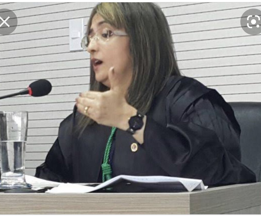 FraxeJaiza's tweet image. As pessoas civilizadas não tem medo do trabalho da imprensa. Jornalistas e comunicadores levam a informação verdadeira a todos os cantos do planeta.
Os 2 guardiões da democracia são o poder judiciário independente e a imprensa livre. Quem não os respeita, pratica autodestruição.