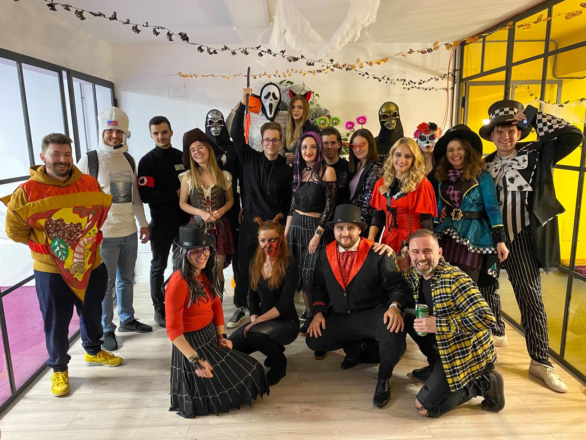 mcro_tech's tweet photo. 🎃 Spooky greetings from everyone here at MCRO! Hope your Halloween was as fun and filled with laughs as ours was. #Halloween2021 https://t.co/cdSMiwGgLz