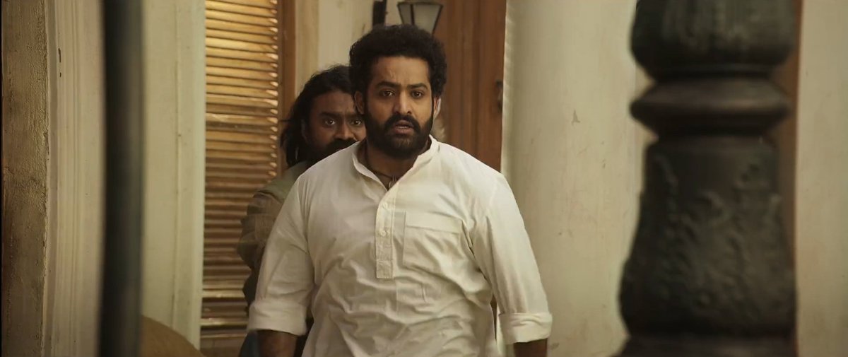 Shiva4Ntr's tweet photo. Post ur fav FRAME from #RRRGlimpse https://t.co/tGtDr3Is3A