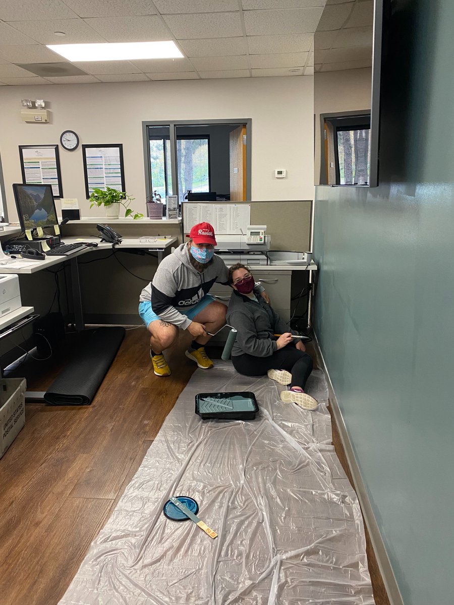 UCPHeartland's tweet photo. Last Saturday United Young Leaders came to our office &amp; painted walls in our Adult Day Program &amp; office areas.🎨 We are so thankful the United Young Leaders helped make our building new again! @UnitedWaySTL 
To learn more visit https://t.co/1pI93HY0dA
#Volunteer #UNITEDYL https://t.co/pwFjbJlENb