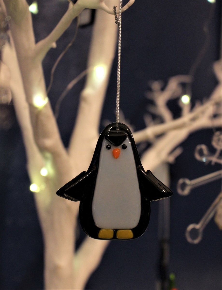 artcraftcollect's tweet photo. Our latest decoration: kiln fused glass penguin from 523 Glass Studio. We think they look a bit like the penguins in Madagascar - super cute! They are £4.50 each or two for £8.00.
#christmasiscoming #handmadeinEdinburgh #penguin #fusedglass https://t.co/jC7sccGcyU