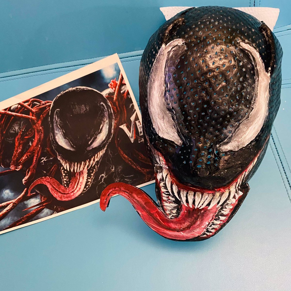 Finally finished it. This #radiotherapy mask was so much fun to paint! 
Hope the little boy likes it. 🤞😊
#ChildhoodCancer #NHS